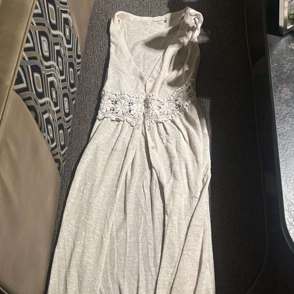 Elegant Cream knit & lace sleeveless cardigan